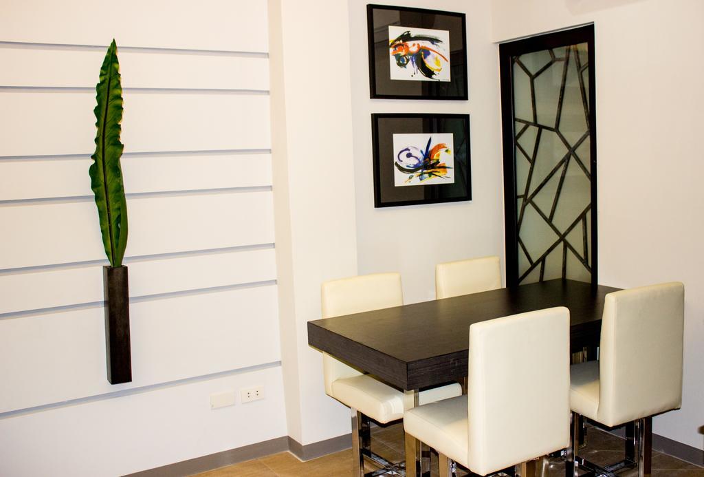 KLM Condotel Angeles Esterno foto