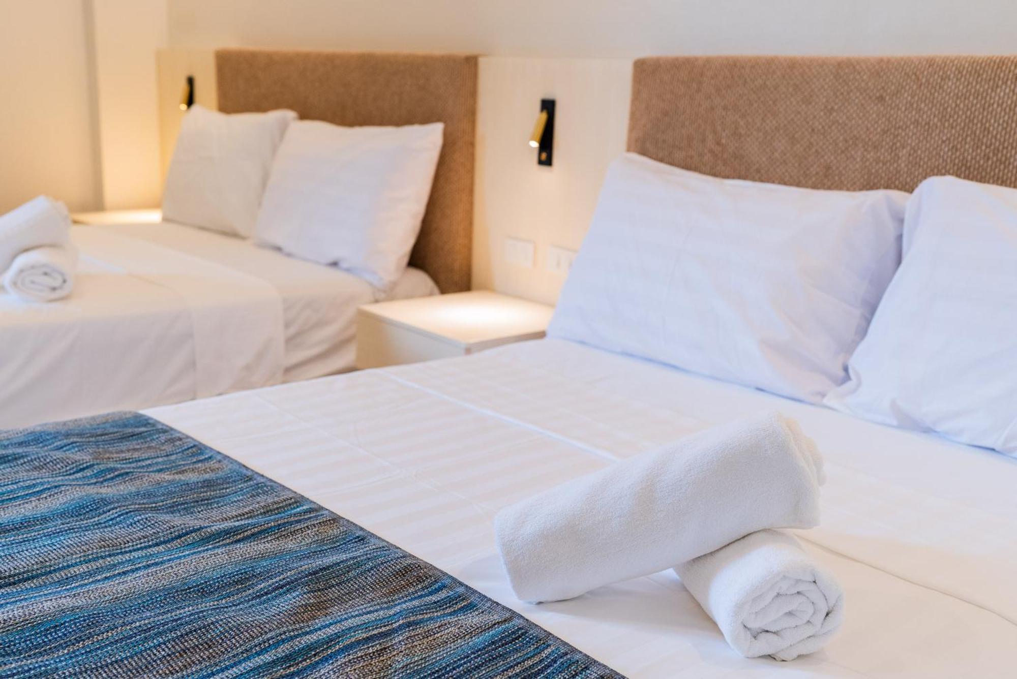 KLM Condotel Angeles Esterno foto